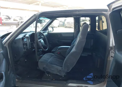 1999 Chevrolet S Truck Ls z USA, uszkodzony, nr VIN 1GCDT19X1X8151004